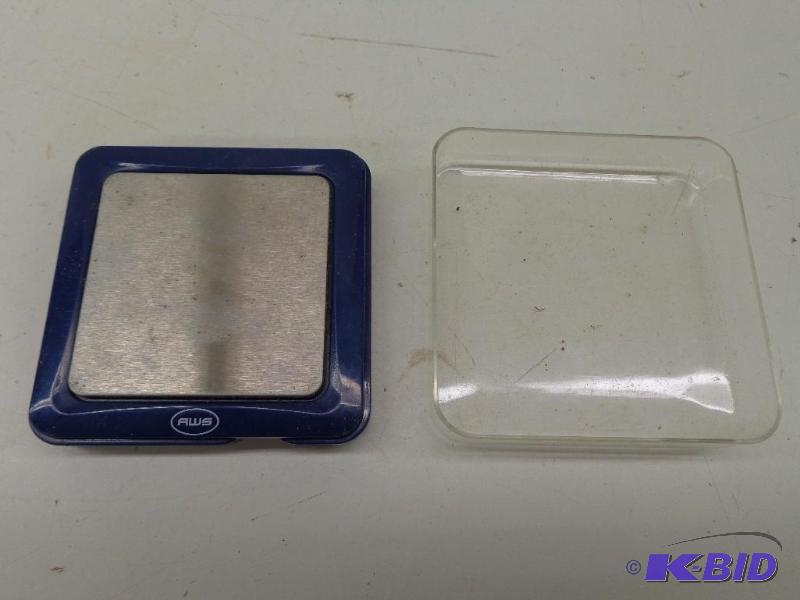 lot 112 image: Digital Scale   Blade 600  AMW Scale  Powers ...