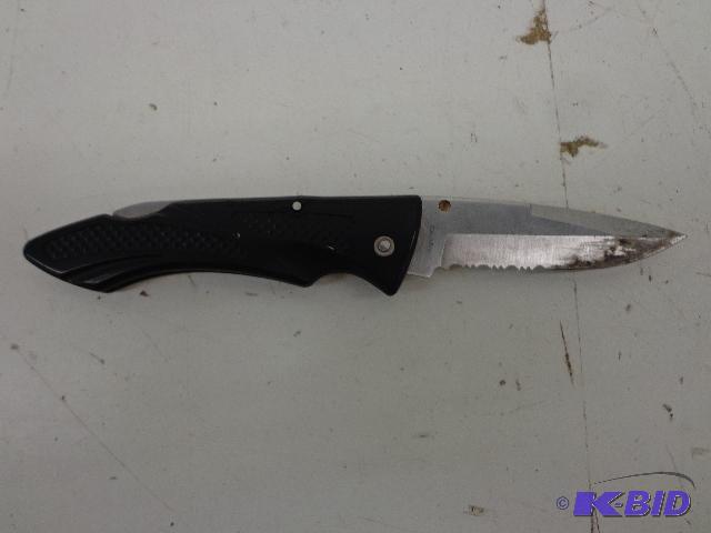 lot 22 image: Pocket Knife   Frost Brand  Half Serrated - S...