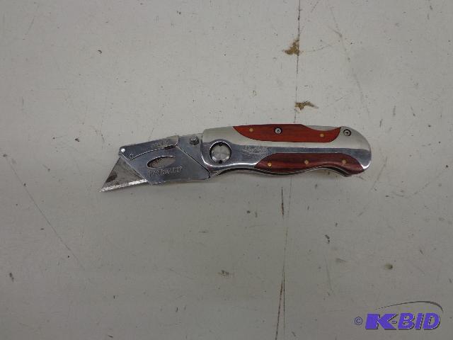 lot 26 image: Razor Knife   Folding Sheffield MFG  Fake Woo...
