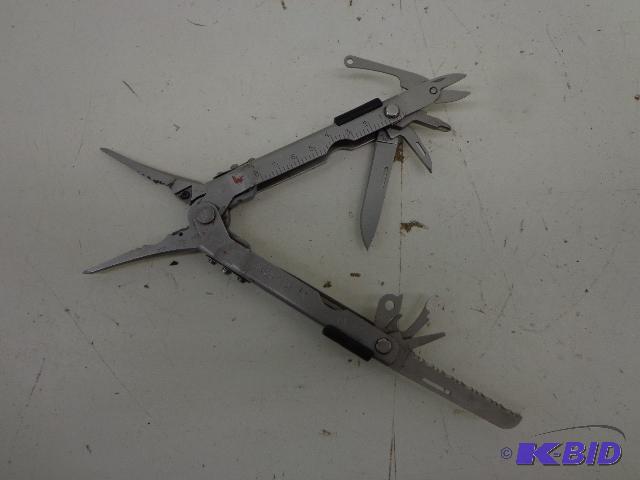 lot 29 image: Gerber Multi Tool   Flick Pliers  Needle Nose...