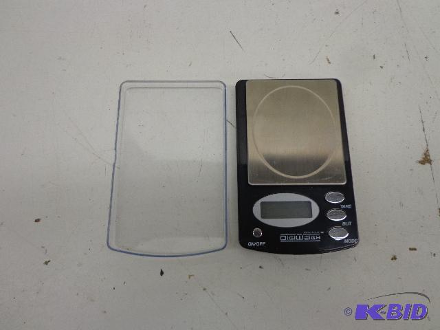 lot 33 image: Digiweigh Scale   Accuracy to 0.01 Grams  5&q...