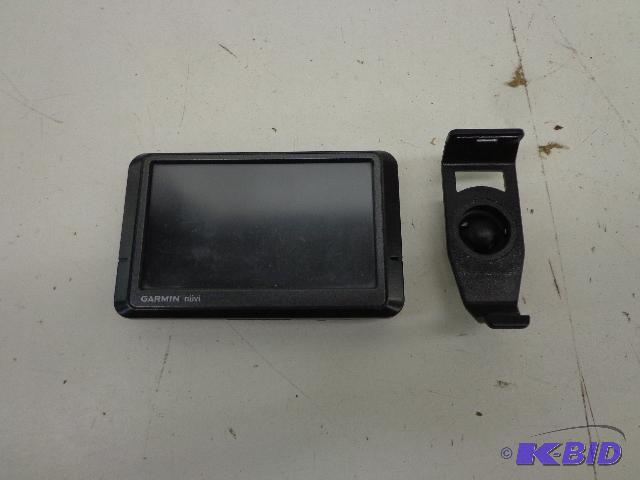 lot 39 image: Garmin Nuvi GPS   Black  4 34" x 3 58&...