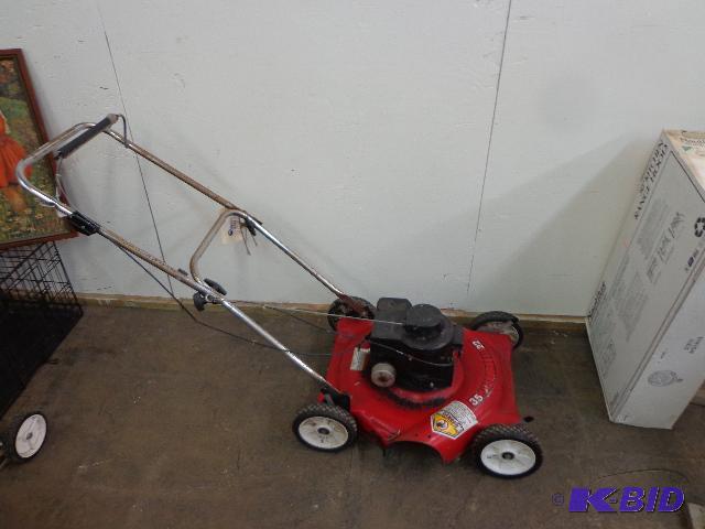 lot 43 image: Lawn Mower   Briggs Stratton  22" Cut  M...