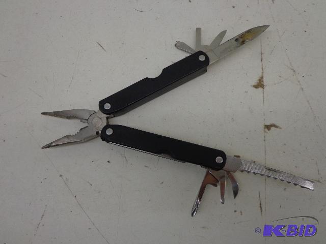 lot 49 image: Leatherman Type Multi Tool   Manufactured By ...