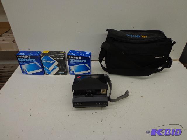 lot 63 image: Polaroid Camera   Nice Polaroid Camera in Wor...