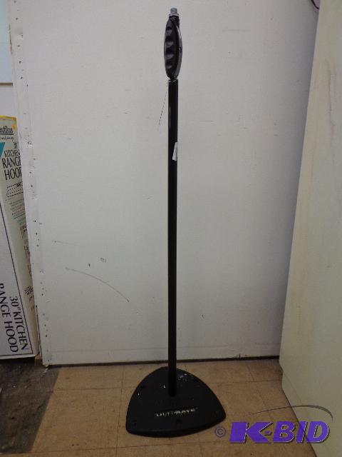 lot 94 image: Ultimate Support Microphone Stand   Stand is ...