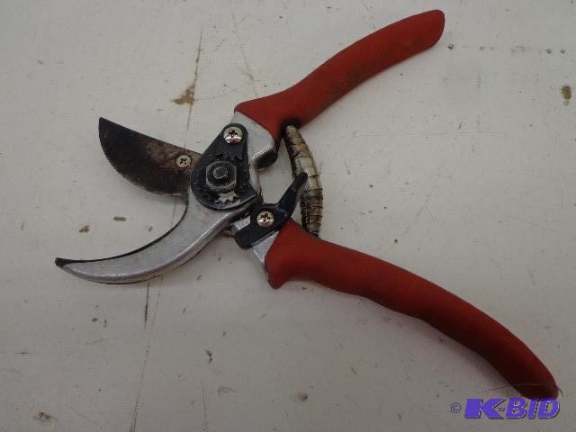 lot 95 image: Cutting Shears    8 14" Cutting Sh...