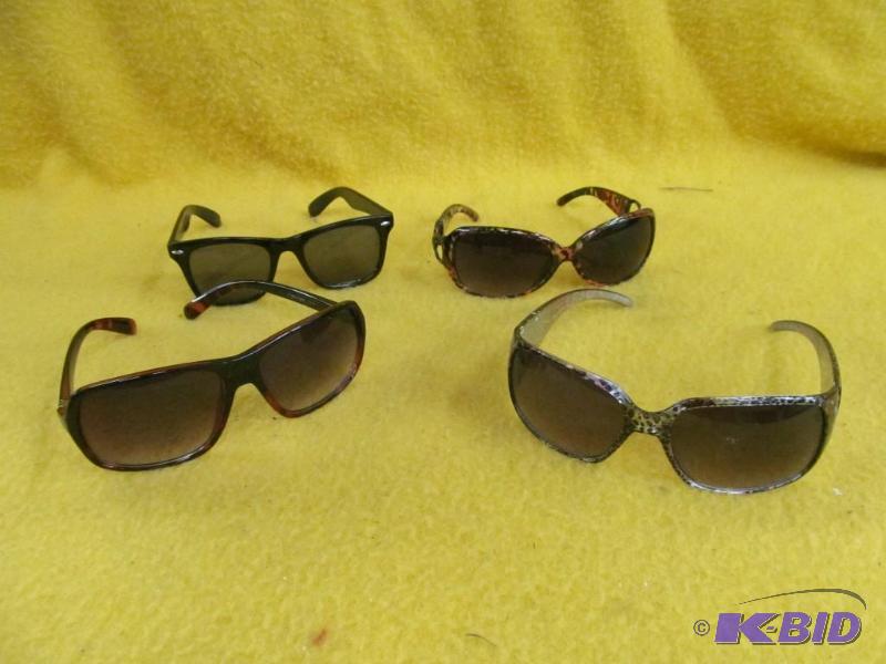 lot 135 image: glasses