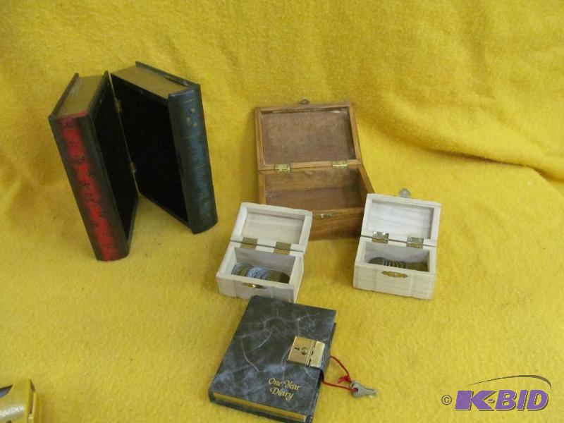 lot 137 image: boxes