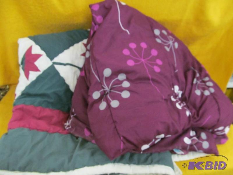 lot 155 image: quilt