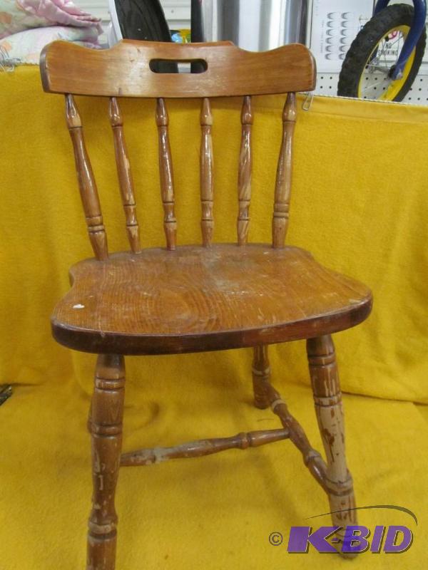 lot 157 image: chair