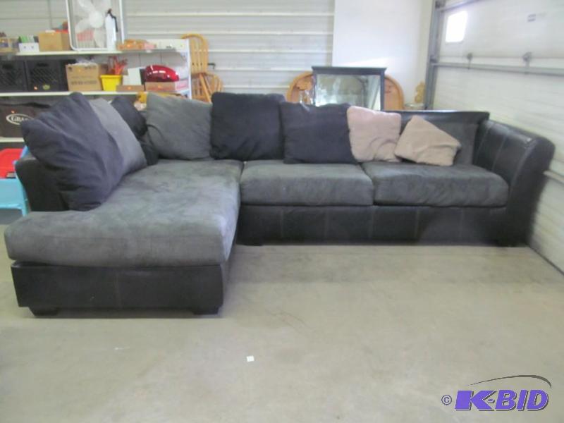 lot 162 image: sofa