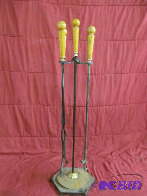 lot 184 image: fireplace tools