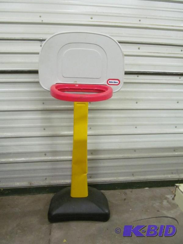lot 23 image: Toy