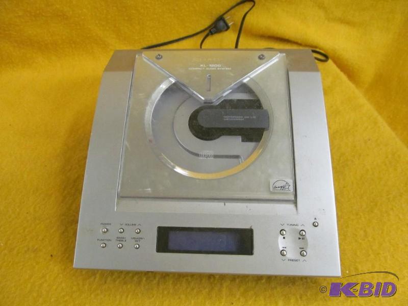 lot 36 image: electronics