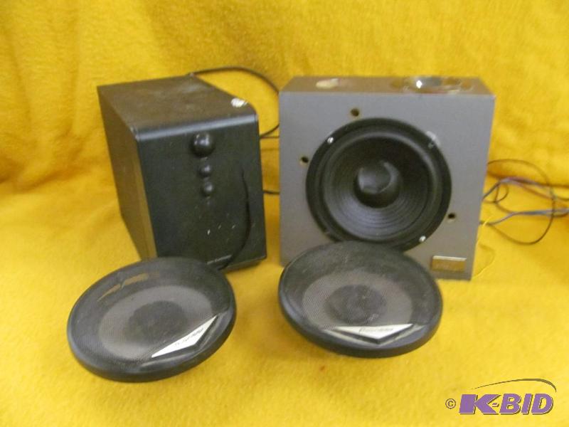 lot 48 image: electronics