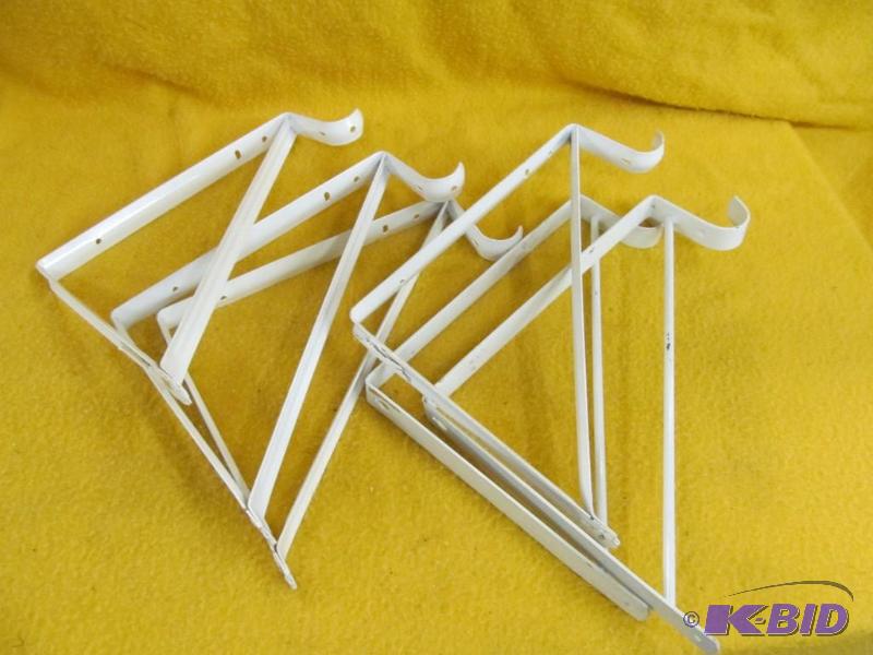 lot 50 image: bracket