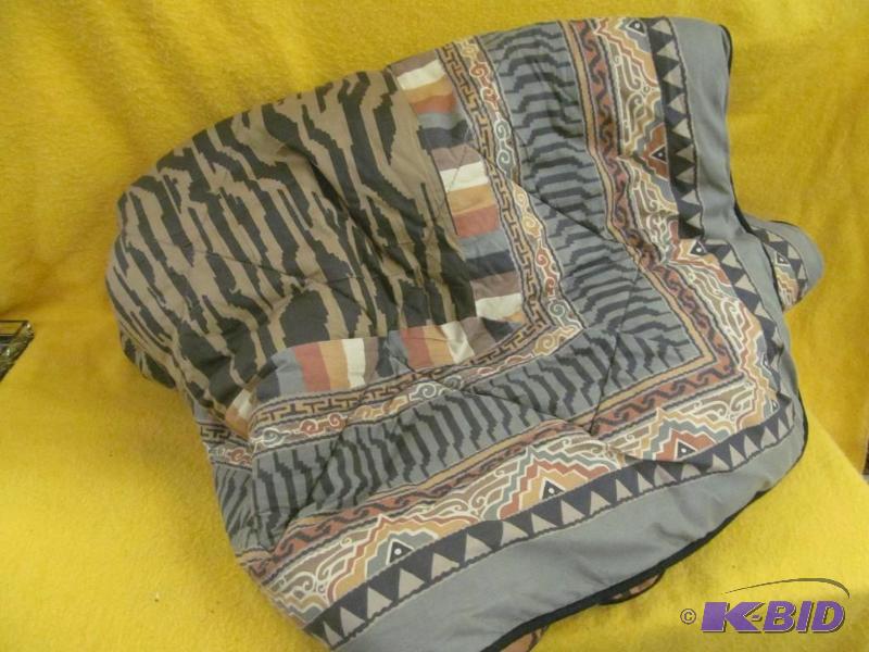 lot 91 image: comforter