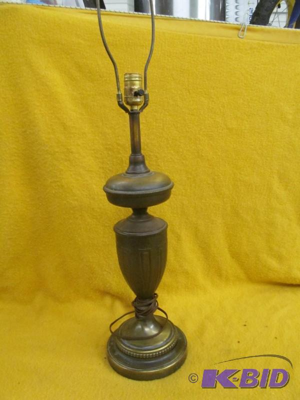 lot 99 image: lamp