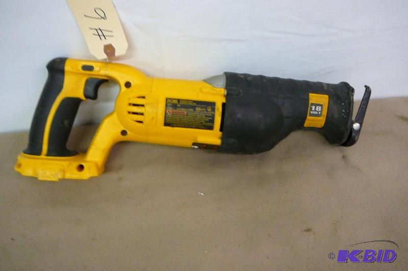 18 volt Dewalt Sawzall No Battery Works...