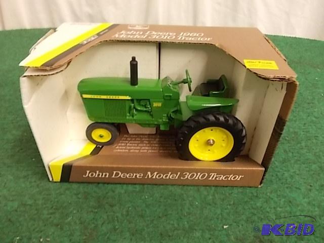 Ertl John Deere 1960 Model 3010 116...