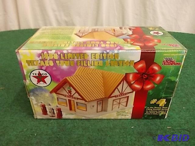 1998 Limited Edition Texaco Town Filling Stat...