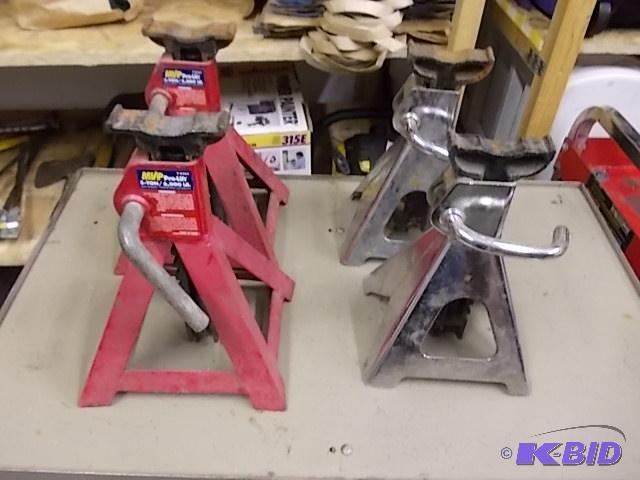 2 Sets Of Jack Stand 3 Ton &amp 2 Ton...