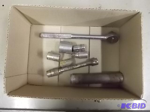 12 Drive Ratchet, Extensions, Sockets...