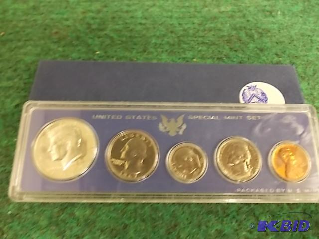 lot 2 image: 1967 Special Mint Set...