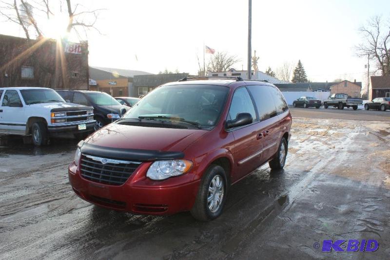 2005 Chrysler stow go van #4