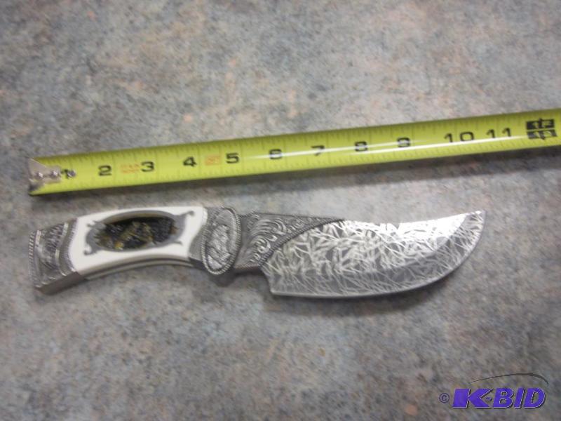 lot 20 image: 10 inch decorative and functional straight bl...