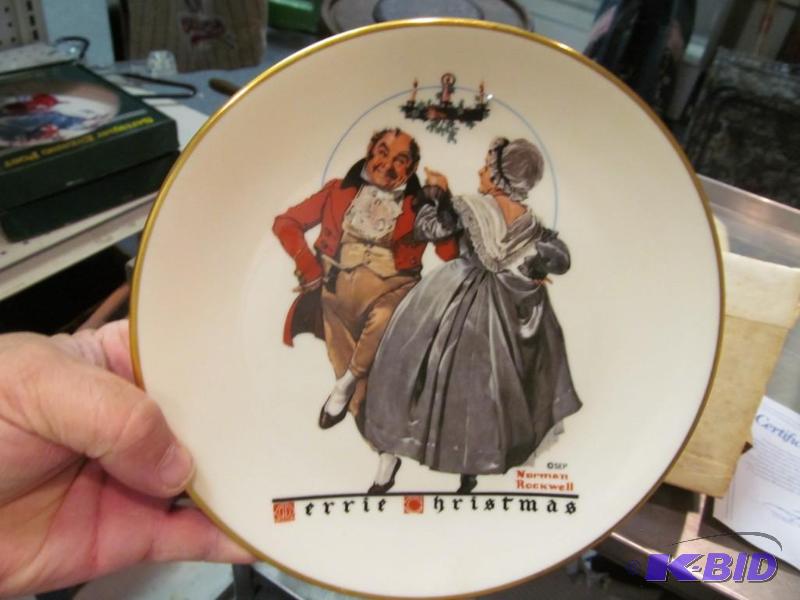 MERRY CHRISTMAS Collector Plate by NORMAN ROCKWELL