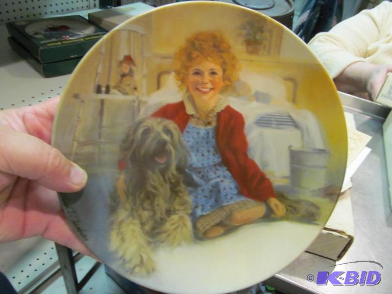 ANNIE AND SANDY Collector Plate by EDWIN KNOWLES