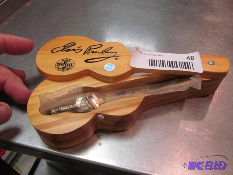 ELVIS PEN in WOODEN GUITAR BOX