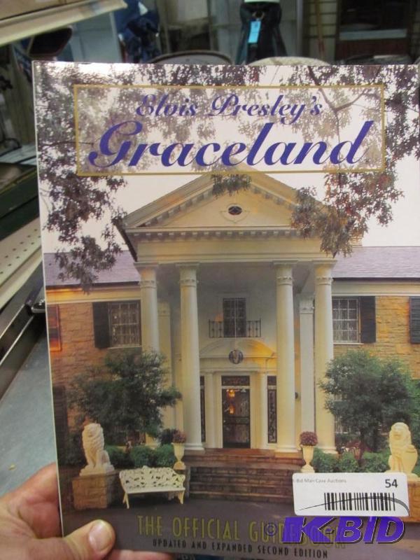 ELVIS PRESLEYS GRACELAND--OFFICIAL GUIDEBOOK