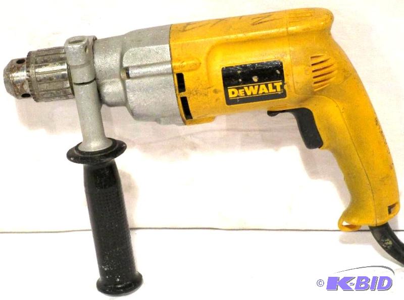 lot 20 image: DeWALT Heavy-Duty 12 (13mm) VSR Drill (0-600 rpm)