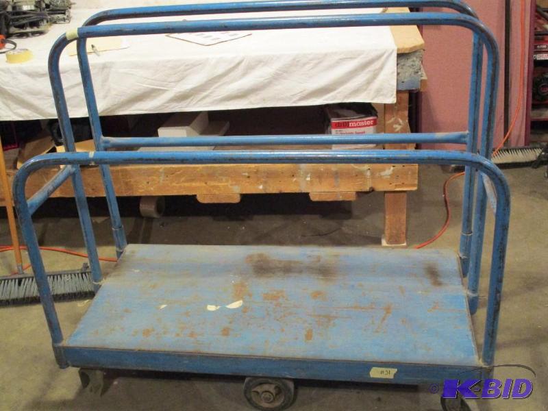 lot 31 image: Menards Style Cart