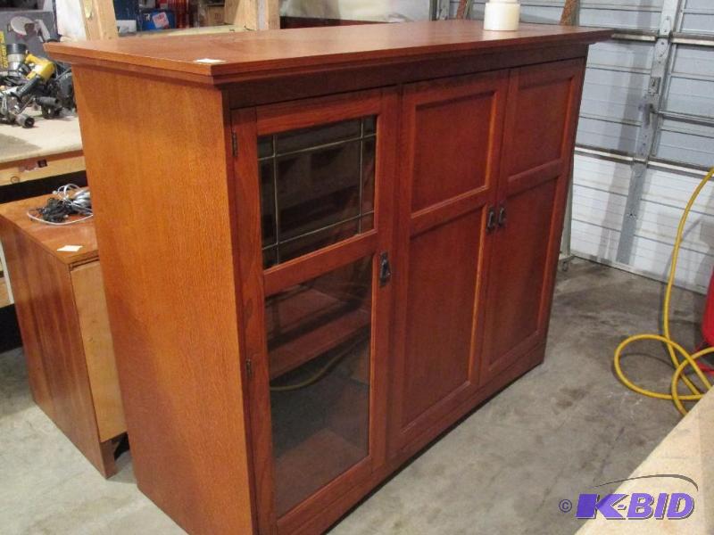 lot 33 image: Entertainment Center