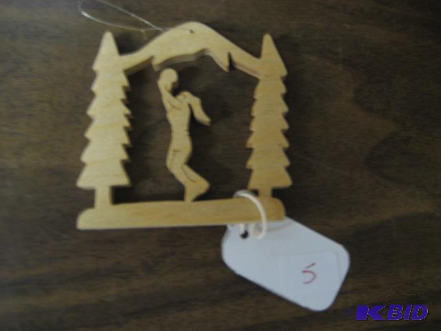 DECROATIVE BASKETBALL ORNAMENT MADE BY HAND O...