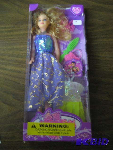 FUN FASION DOLL WITH ACCERRORIES # 45...