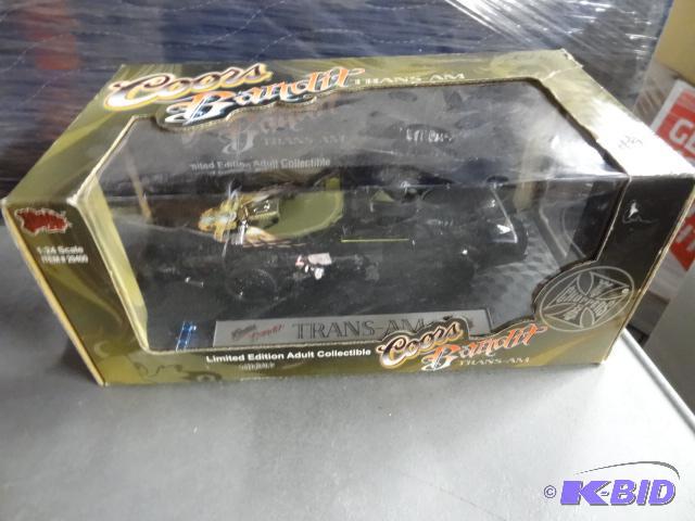 lot 119 image: West Coast Choppers 124 Scale Bandit Trans A...