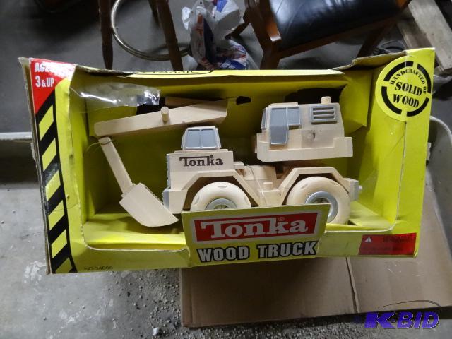 lot 16 image: Tonka Wood Truck. Boom Needs to be Glued on....