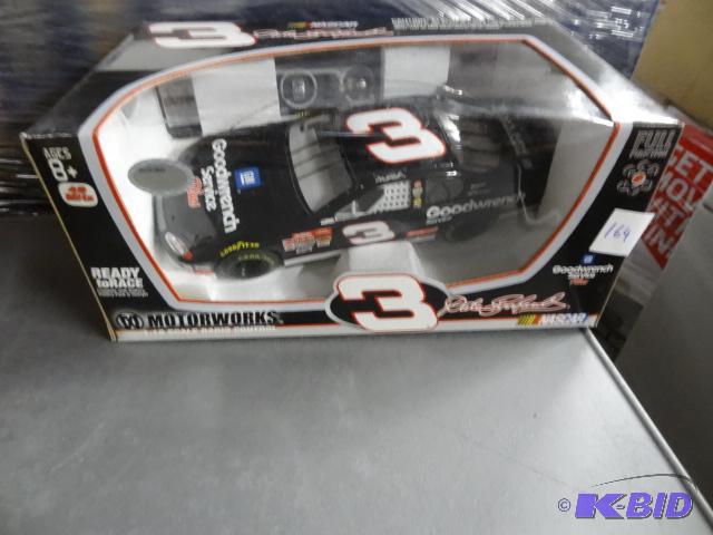 lot 164 image: Motoworks 118 Scale Radio Control Car...