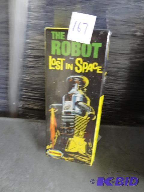 lot 167 image: The Robot From Lost in Space. Plastic Model...