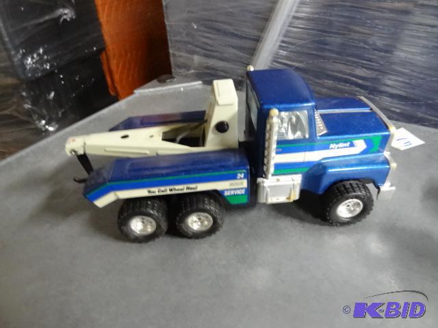 lot 181 image: Vintage Nylint Tow Truck...