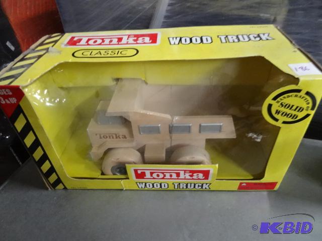 lot 186 image: Tonka Classic Wood Truck...