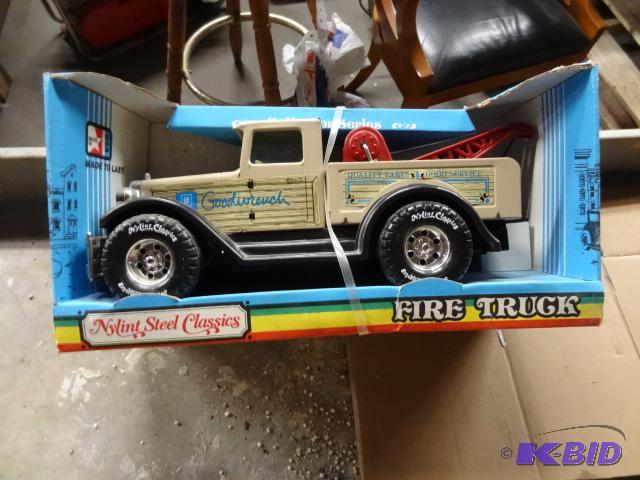 lot 23 image: Nylint Steel Classics. Fire Truck...
