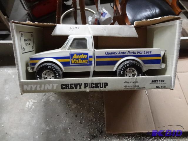 lot 24 image: Nylint Chevy Pickup...