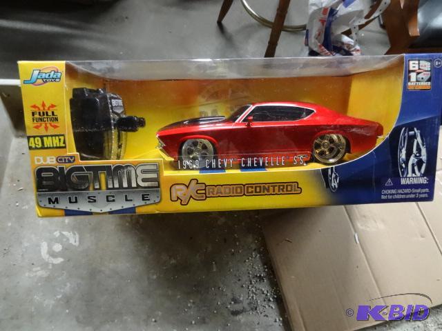 lot 40 image: Bigtime Muscle RC Radio Control 1969 Chevell...