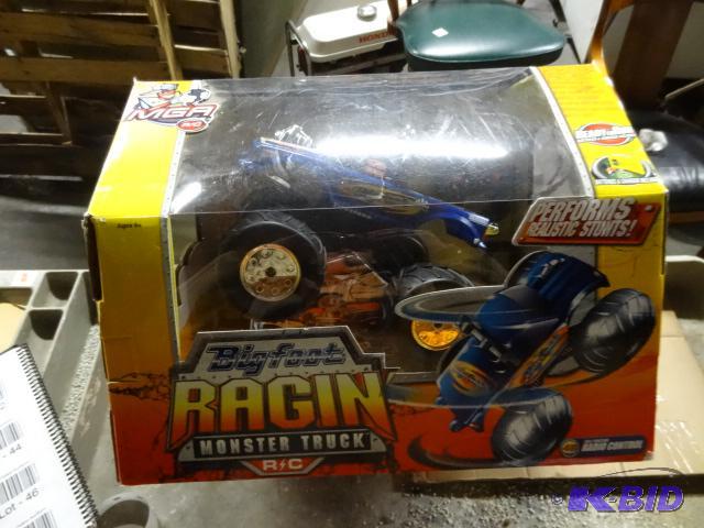 lot 47 image: Big Foot Ragin Monster Truck RC...